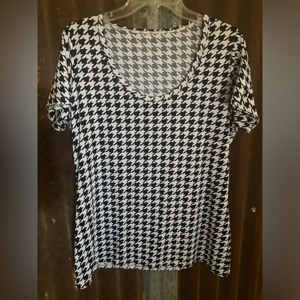 Unmarked Black and White Houndstooth Women's Top